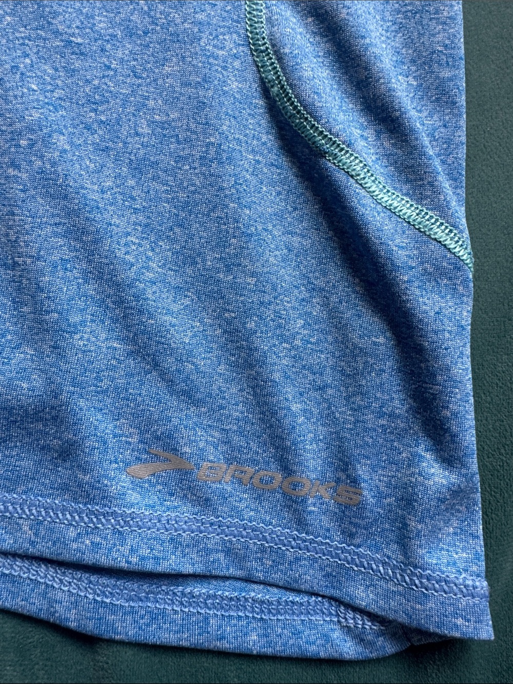 BROOKS Women’s V-Neck Running Tee - Picture 2 of 4